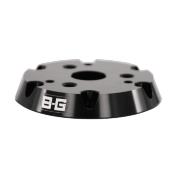 Black racing wheel spacer with 3G logo for motorsport vehicles, designed for optimal fit and performance.
