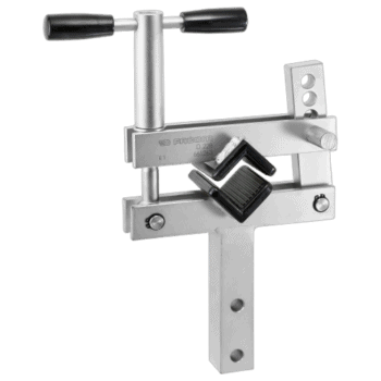 Facom special workbench vice D.22B with adjustable clamp and mounting bracket for secure holding of workpieces.