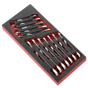 Facom foam module containing 12 ratchet combination wrenches in sizes 8 to 19 mm, organised in a foam insert for easy access and storage.